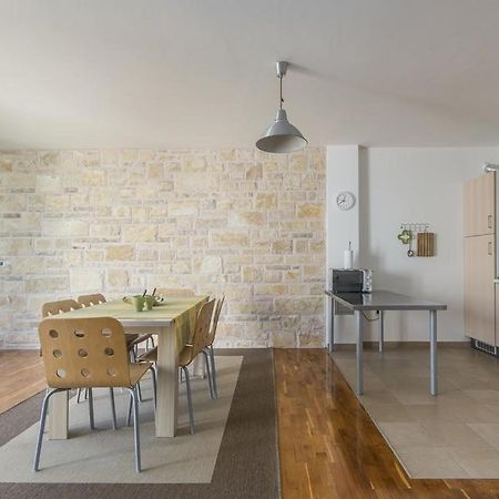 Pietra Villa Dajla Luaran gambar